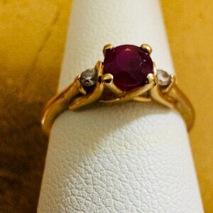 14K Yellow Gold Vintage Ruby Ring Criss Cross size 7
